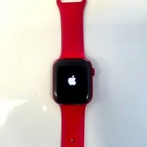 Apple watch 45 mm GPS series 7 in very good condition $300
